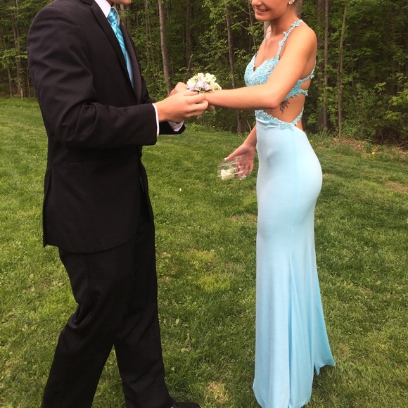 #prom #promdress #bestdressed - Picture 4 of 5